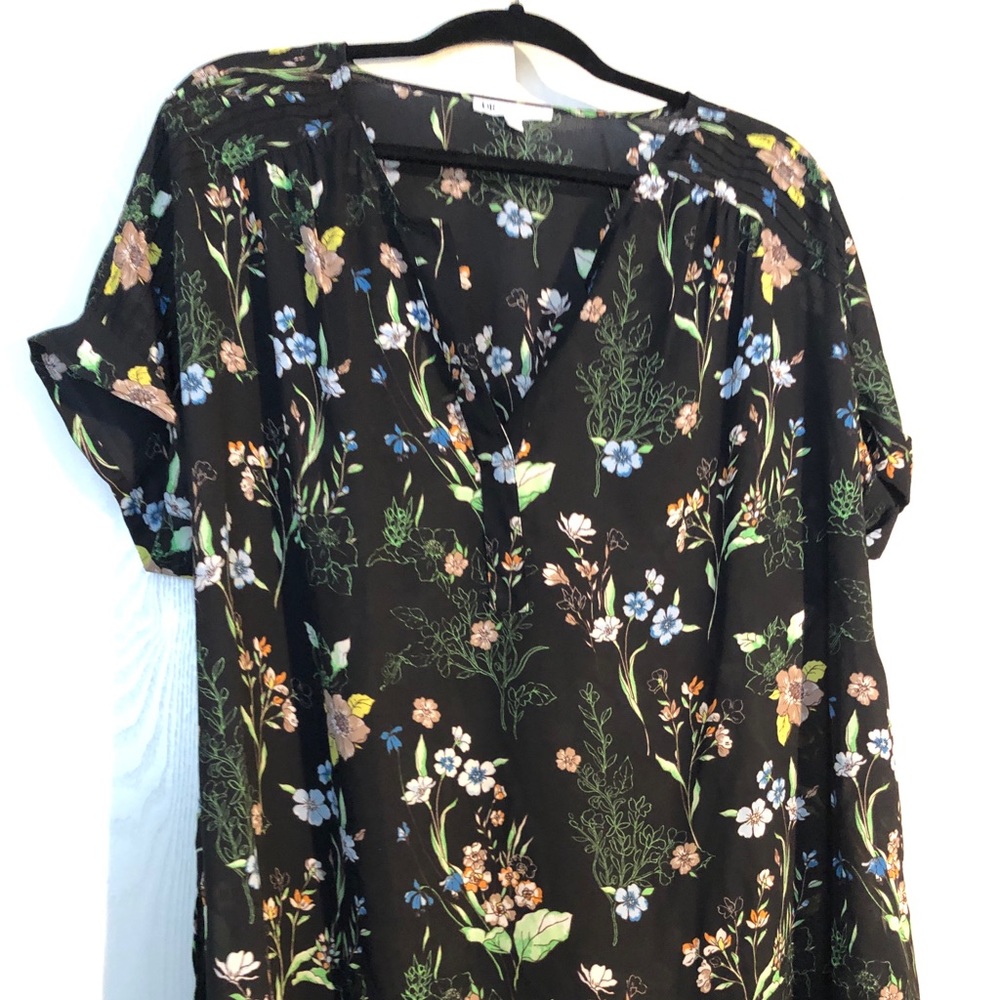 Floral sleeveless top